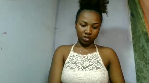 Snapshot of honeria98 chatting on 06/12/26, 11:09 honeria98 online show from 06/12/26, 11:09