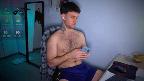 Snapshot of honestandrew chatting on 02/06/26, 06:51 Andrew online show from 02/06/26, 06:51