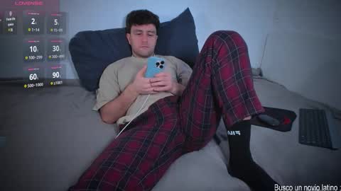 Snapshot of honestandrew chatting on 02/21/26, 08:04 Andrew online show from 02/21/26, 08:04