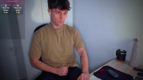 Snapshot of honestandrew chatting on 03/23/26, 06:23 Andrew online show from 03/23/26, 06:23