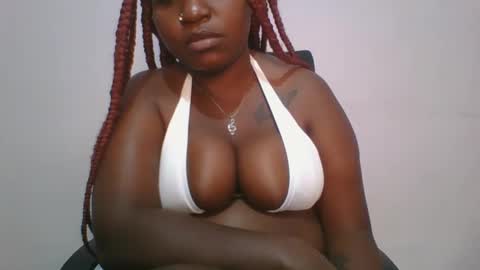 honey_beb online show from 10/05/25, 06:28