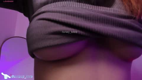 Snapshot of honey_bitee chatting on 03/09/26, 11:53 Hi Im Annie vic Your dreams came true online show from 03/09/26, 11:53