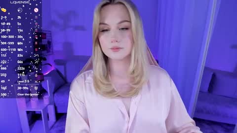 Snapshot of honey_blondee chatting on 05/03/26, 07:31 Tammy online show from 05/03/26, 07:31