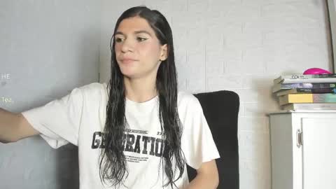 Snapshot of honey_darcy chatting on 04/05/26, 11:57 honey_darcy online show from 04/05/26, 11:57