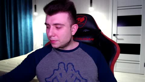 Snapshot of honey_furry chatting on 12/22/24, 08:25 Wolfy online show from 12/22/24, 08:25