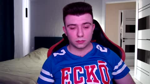 Snapshot of honey_furry chatting on 01/15/25, 10:27 Wolfy online show from 01/15/25, 10:27