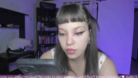 Snapshot of honey_hoe chatting on 10/20/25, 01:28 Lau online show from 10/20/25, 01:28