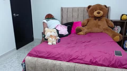 Snapshot of honey_hypnotic chatting on 12/19/24, 07:29 honey_hypnotic online show from 12/19/24, 07:29