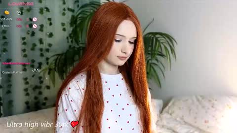 Snapshot of honey_letty chatting on 11/05/25, 05:35 LETTY online show from 11/05/25, 05:35