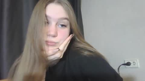 honey_lolaaa online show from 11/28/25, 04:20