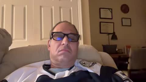 Snapshot of honey_man14 chatting on 12/10/24, 04:24 honey_man14 online show from 12/10/24, 04:24