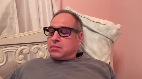 Snapshot of honey_man14 chatting on 02/11/25, 10:18 honey_man14 online show from 02/11/25, 10:18