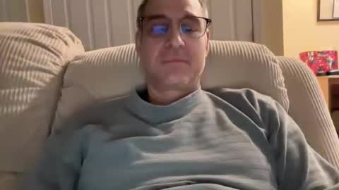 Snapshot of honey_man14 chatting on 02/19/25, 04:34 honey_man14 online show from 02/19/25, 04:34