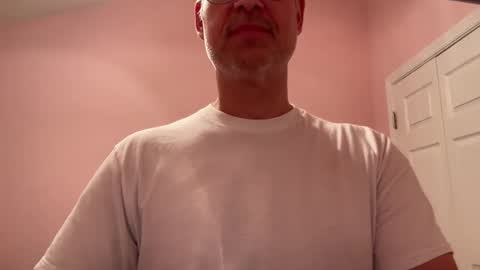 Snapshot of honey_man14 chatting on 10/15/25, 07:03 honey_man14 online show from 10/15/25, 07:03