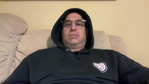 Snapshot of honey_man14 chatting on 10/28/25, 03:54 honey_man14 online show from 10/28/25, 03:54