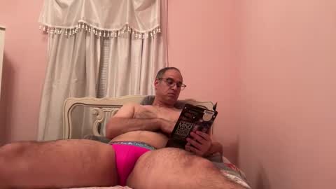 Snapshot of honey_man14 chatting on 11/06/25, 06:31 honey_man14 online show from 11/06/25, 06:31