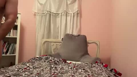 Snapshot of honey_man14 chatting on 11/12/25, 08:08 honey_man14 online show from 11/12/25, 08:08