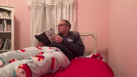 Snapshot of honey_man14 chatting on 11/18/25, 12:16 honey_man14 online show from 11/18/25, 12:16