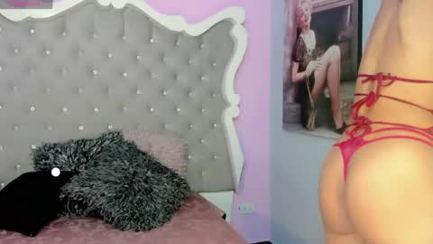 Snapshot of honey_moontsts chatting on 05/14/26, 11:39 honey_moontsts online show from 05/14/26, 11:39