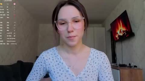 Snapshot of honey_peachy chatting on 05/07/26, 07:47 honey_peachy online show from 05/07/26, 07:47