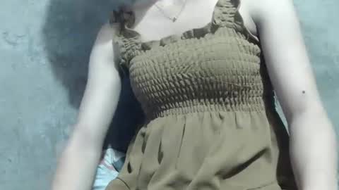 Snapshot of honey_pie24 chatting on 02/25/25, 06:14 Gigi online show from 02/25/25, 06:14