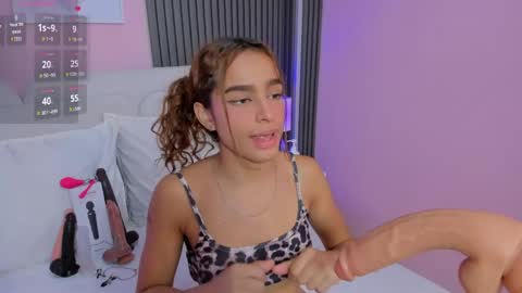 honey_sofii_ online show from 04/10/26, 11:37