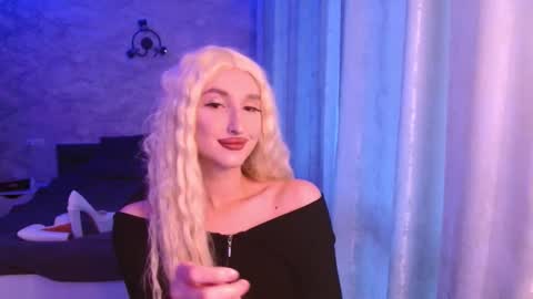 honey_sunset online show from 10/10/25, 01:21