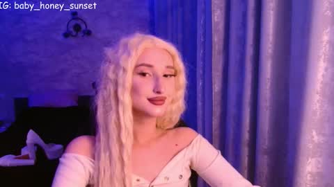 honey_sunset online show from 01/11/26, 07:08