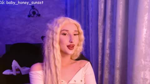 honey_sunset online show from 01/18/26, 10:24