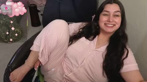 Snapshot of honey_tia chatting on 04/19/26, 01:49 Tia online show from 04/19/26, 01:49