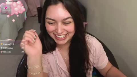 Snapshot of honey_tia chatting on 05/15/26, 11:12 Tia online show from 05/15/26, 11:12