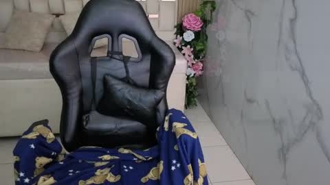 Snapshot of honey_torres_sub chatting on 04/22/26, 03:24 HONEY online show from 04/22/26, 03:24