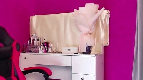 yani  online show from 12/19/24, 10:00