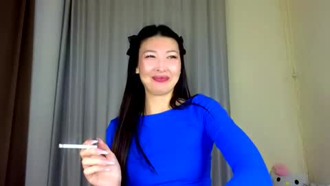 Snapshot of honey_yani chatting on 06/04/26, 09:43 yani online show from 06/04/26, 09:43