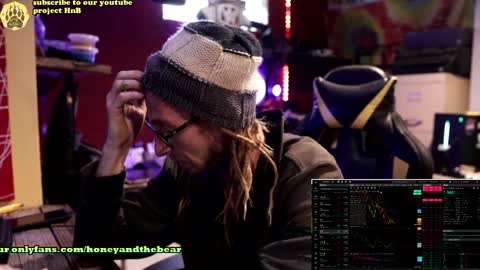 Snapshot of honeyand_thebear chatting on 12/19/24, 04:13 Honey and Bear online show from 12/19/24, 04:13