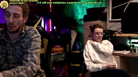 Snapshot of honeyand_thebear chatting on 02/08/25, 03:19 Honey and Bear online show from 02/08/25, 03:19