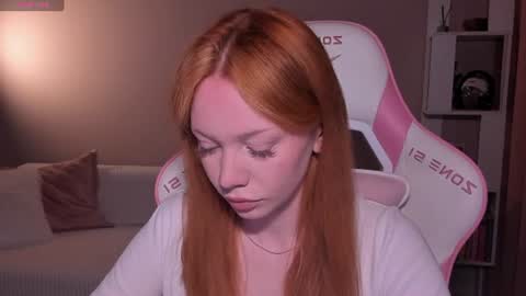 Snapshot of honeyautumn chatting on 07/12/26, 07:49 honeyautumn online show from 07/12/26, 07:49