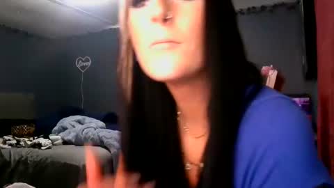 Snapshot of honeybabiii6969 chatting on 02/18/26, 04:25 honeybabiii6969 online show from 02/18/26, 04:25