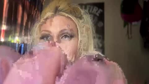 Snapshot of honeybuhnny chatting on 02/15/26, 06:26 honeybuhnny online show from 02/15/26, 06:26