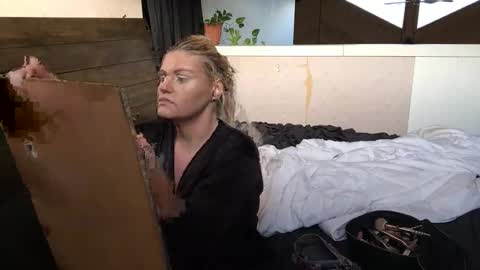 Snapshot of honeybuhnny chatting on 03/06/26, 01:35 honeybuhnny online show from 03/06/26, 01:35