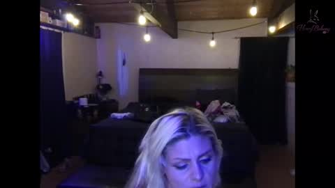 Snapshot of honeybuhnny chatting on 04/01/26, 06:58 honeybuhnny online show from 04/01/26, 06:58