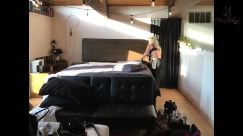 Snapshot of honeybuhnny chatting on 04/03/26, 02:42 honeybuhnny online show from 04/03/26, 02:42