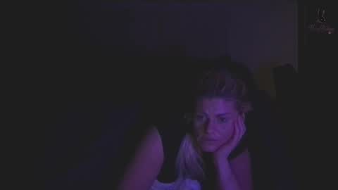 Snapshot of honeybuhnny chatting on 04/11/26, 12:53 honeybuhnny online show from 04/11/26, 12:53