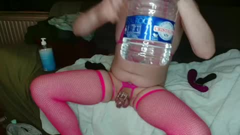 HoneyBunnyBedPet online show from 04/28/26, 02:27
