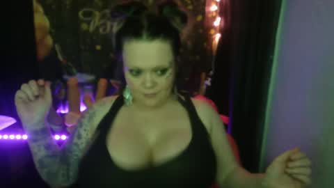 Snapshot of honeychambers chatting on 04/02/26, 10:51 honeychambers online show from 04/02/26, 10:51