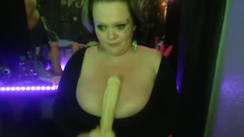 Snapshot of honeychambers chatting on 04/09/26, 10:15 honeychambers online show from 04/09/26, 10:15
