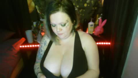 Snapshot of honeychambers chatting on 04/20/26, 11:17 honeychambers online show from 04/20/26, 11:17