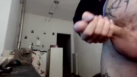 Snapshot of honeycock20 chatting on 12/28/24, 01:17 honeycock20 online show from 12/28/24, 01:17