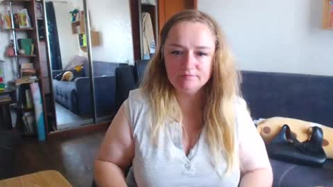Snapshot of honeydewmolly chatting on 07/01/26, 09:11 HoneydewMolly online show from 07/01/26, 09:11