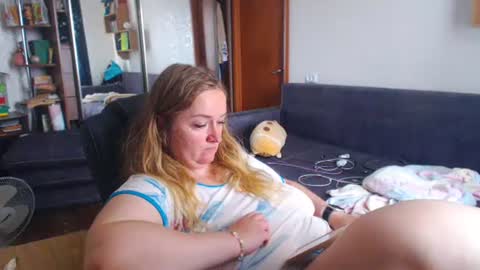 Snapshot of honeydewmolly chatting on 07/04/26, 11:05 HoneydewMolly online show from 07/04/26, 11:05